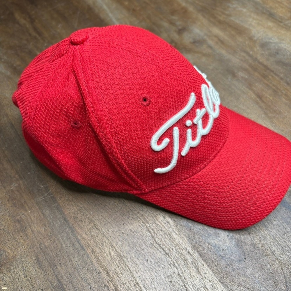 TITLEIST Golf Hat Mens M/L Red A-Flex Mesh Structured Logo Performance Cap - Picture 2 of 6